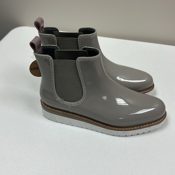 NWT Steve Madden Womens Puddles Ankle Chelsea Boots Gray Sz 7 Preppy Outdoors - Picture 6 of 12